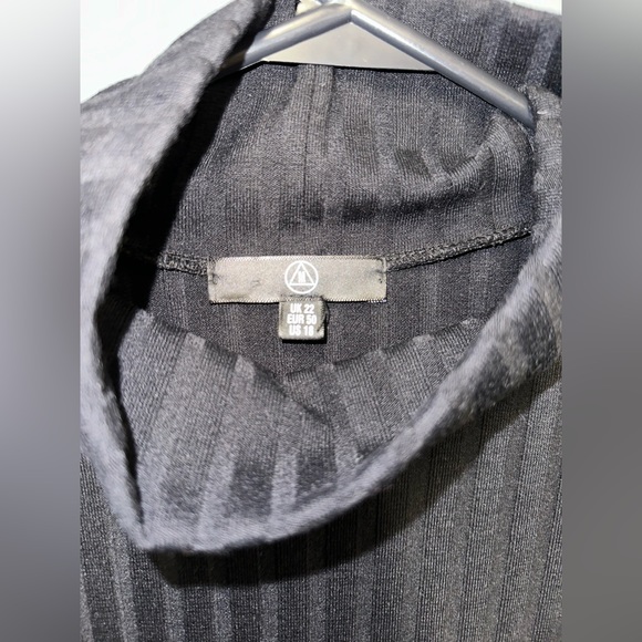 Missguided Black Turtleneck Bodysuit - Picture 3 of 3